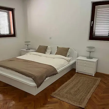 Lulu Apartment *
