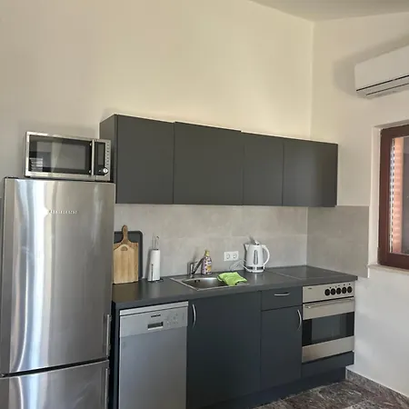 Lulu Apartment *